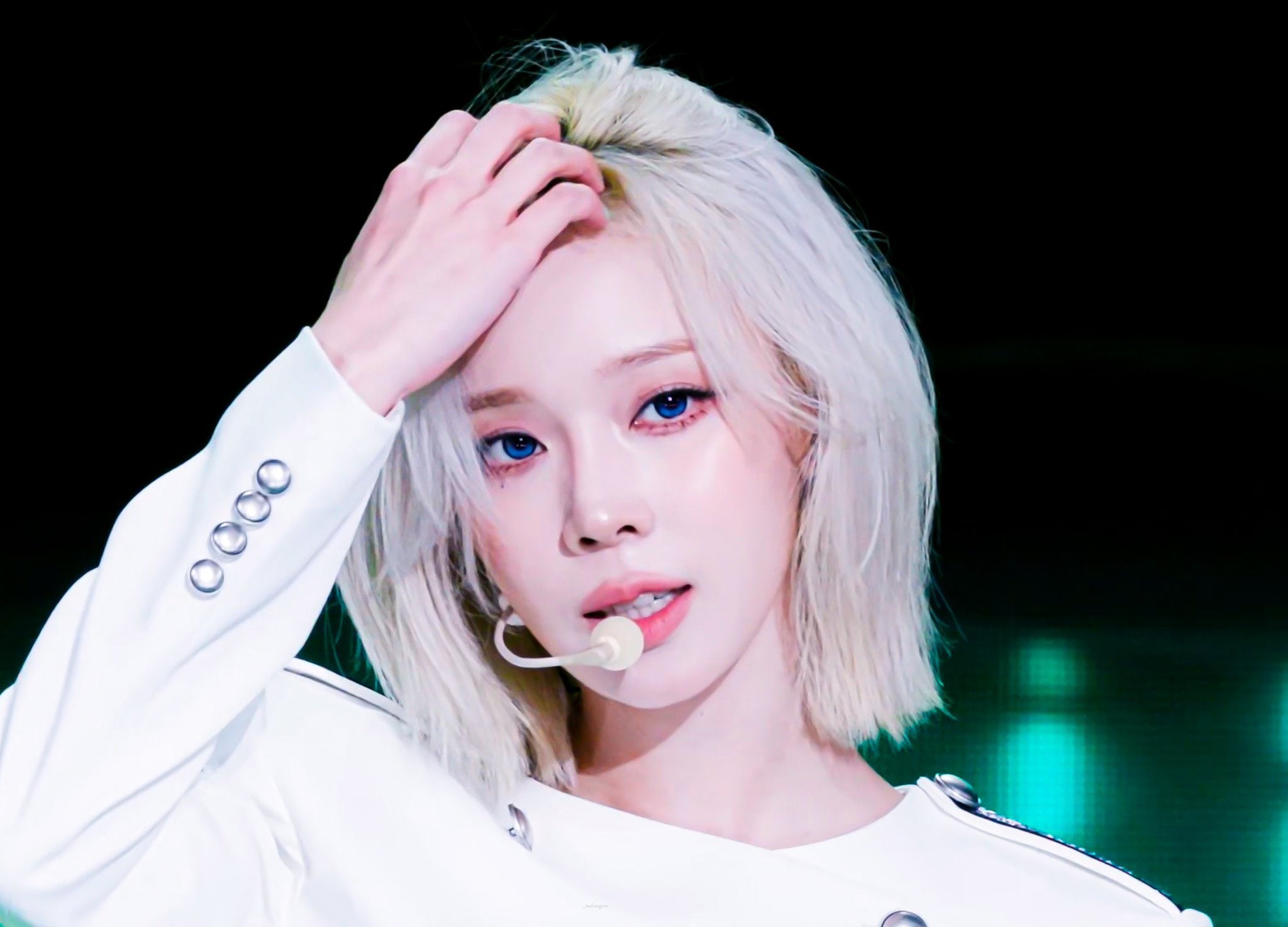 [잡담] 윈터 이 날 진짜 잘생겼네 | 인스티즈