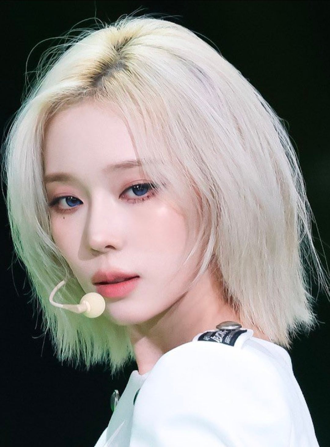 [잡담] 윈터 이 날 진짜 잘생겼네 | 인스티즈