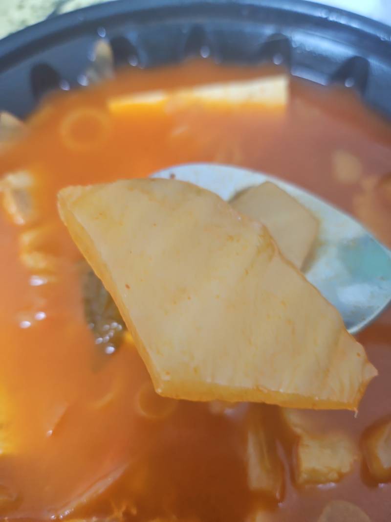 [잡담] 이거 묵은지 김치지개 같아..? | 인스티즈