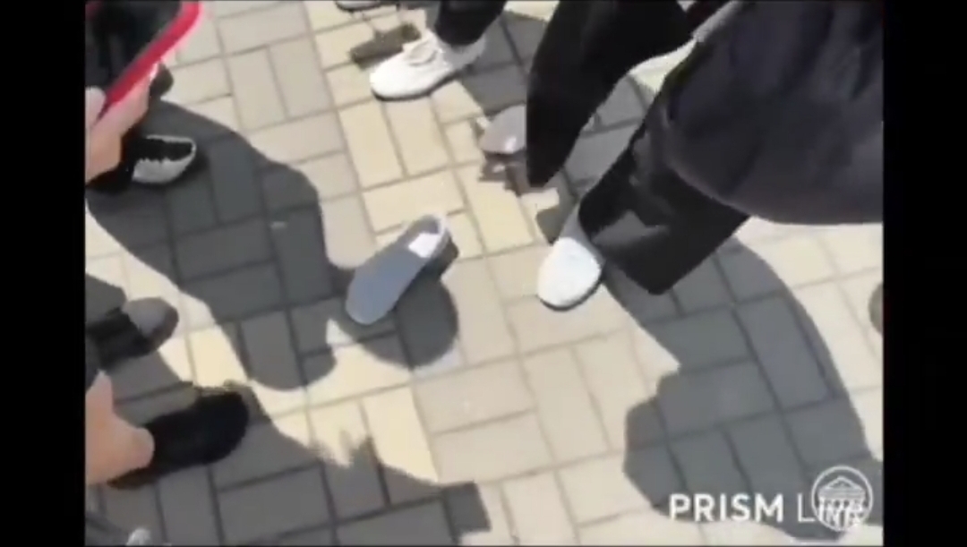 [잡담] 잠실 자나가던 여성 직원 성추행 하며 검열하고 있다고 함 | 인스티즈