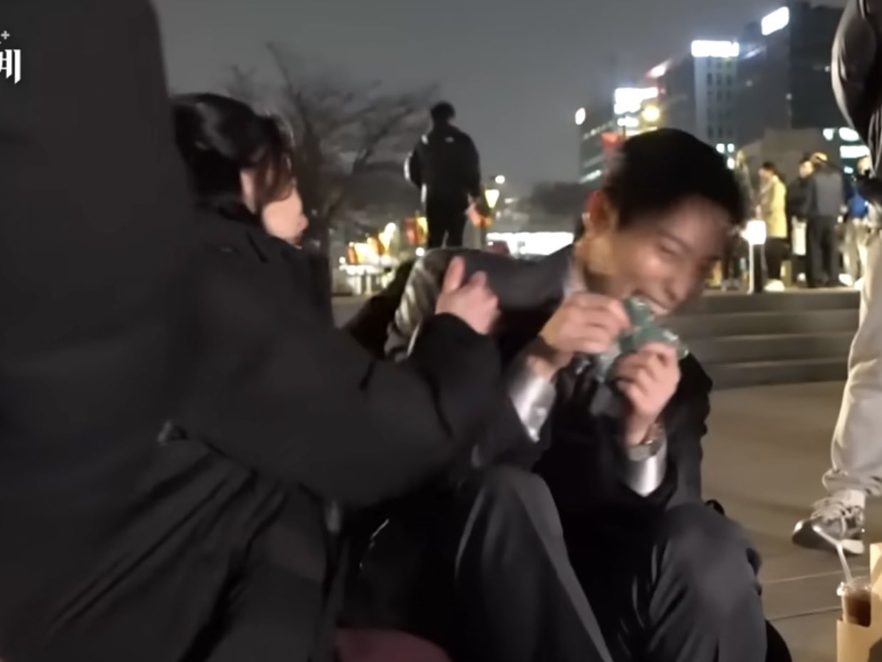 [잡담] 멋진신세계) 화면 밖에서도 뚜들당하는거 너무 좋습니다 | 인스티즈