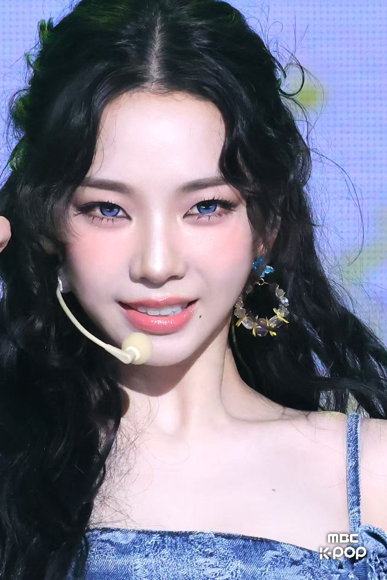 [잡담] 와 카리나 방금 뜬 얼빡 ㄹㅇ연예인 | 인스티즈