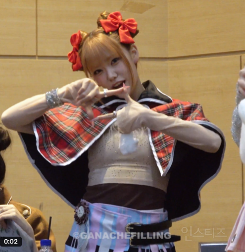1세대 아이돌에 이어 투니버스까지 소환시키는 여돌.gif | 인스티즈