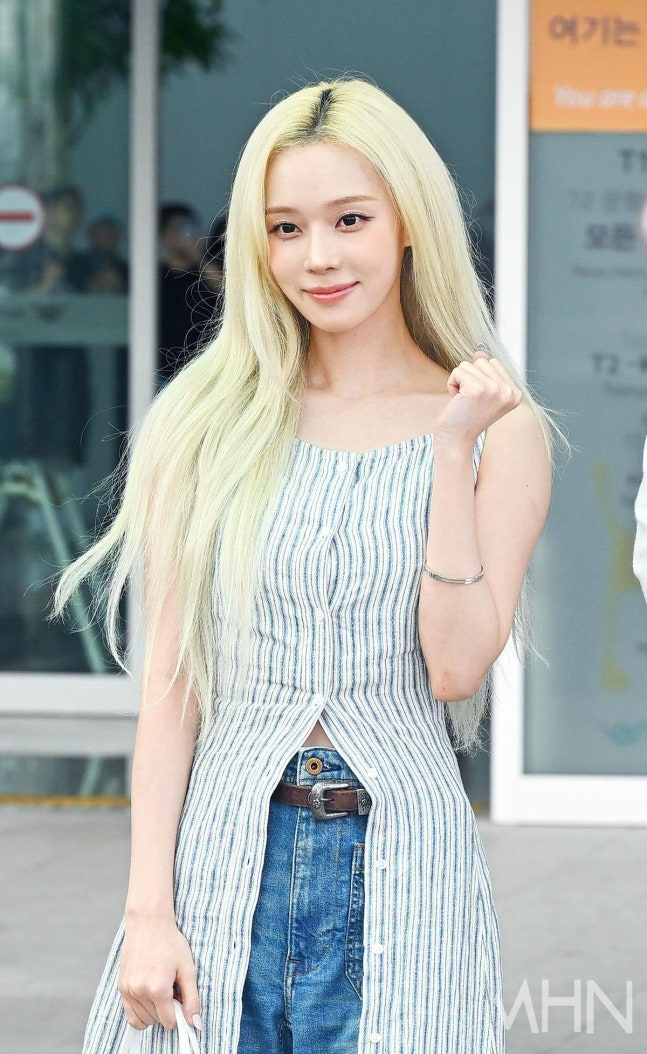 [잡담] 오늘자 멕시코 출국한 카리나 윈터 기사사진 | 인스티즈