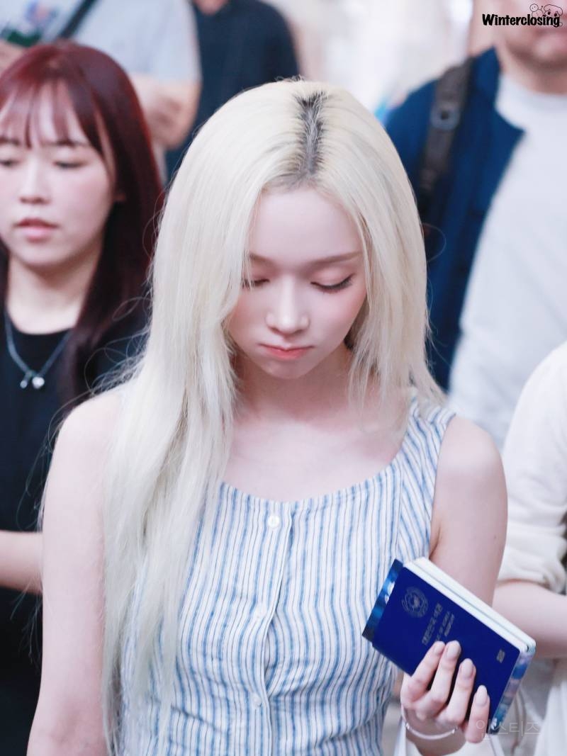 오늘자 멕시코 출국 에스파 카리나 윈터 | 인스티즈