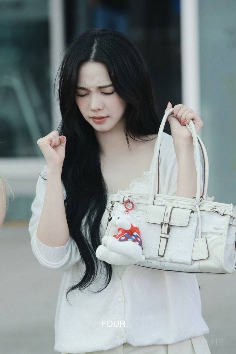 오늘자 멕시코 출국 에스파 카리나 윈터 | 인스티즈