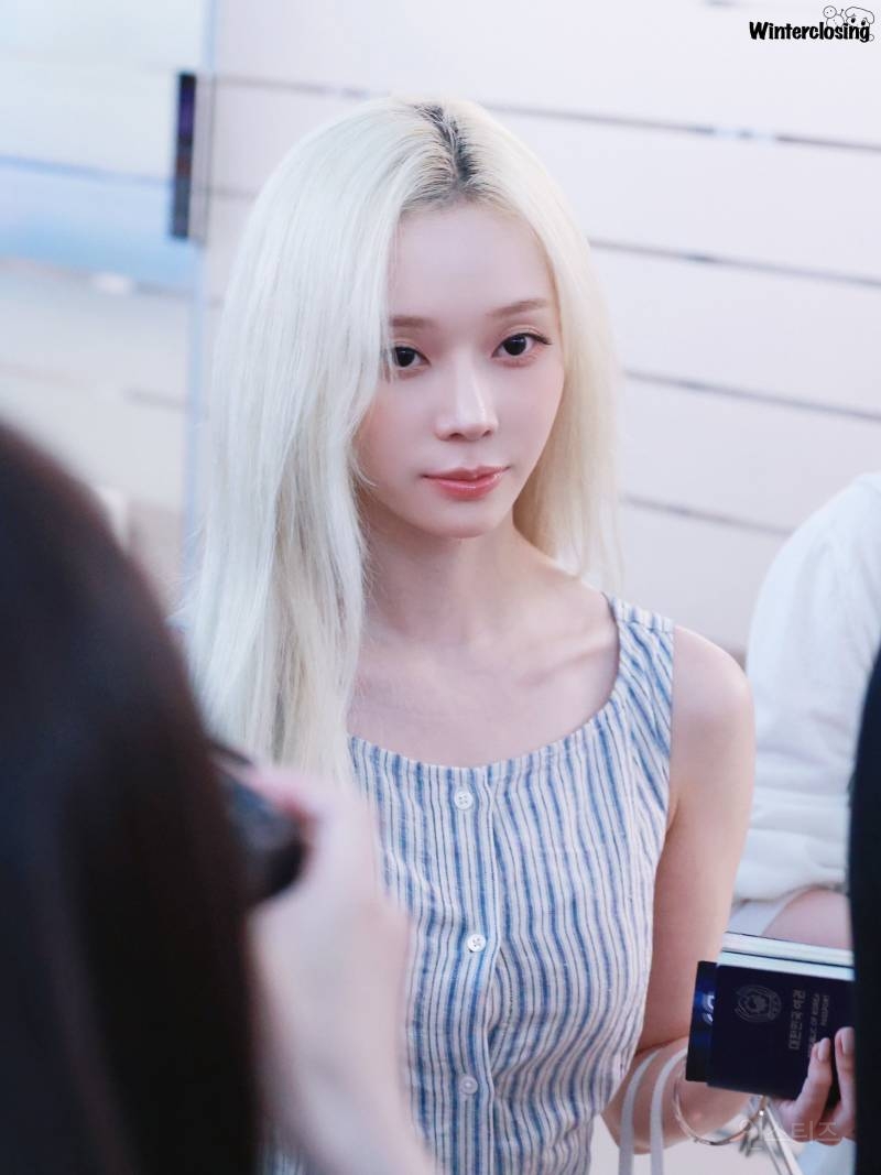 오늘자 멕시코 출국 에스파 카리나 윈터 | 인스티즈