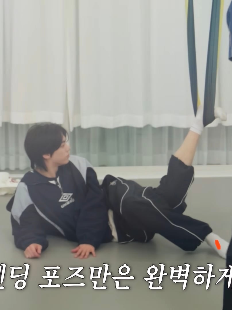 [잡담] 도훈이 어제 자컨 깜고 그 자체 🐈‍⬛ | 인스티즈