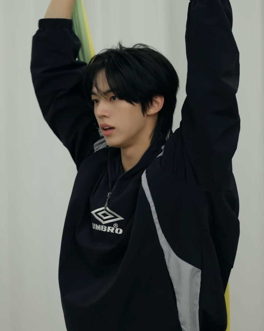 [잡담] 도훈이 어제 자컨 깜고 그 자체 🐈‍⬛ | 인스티즈