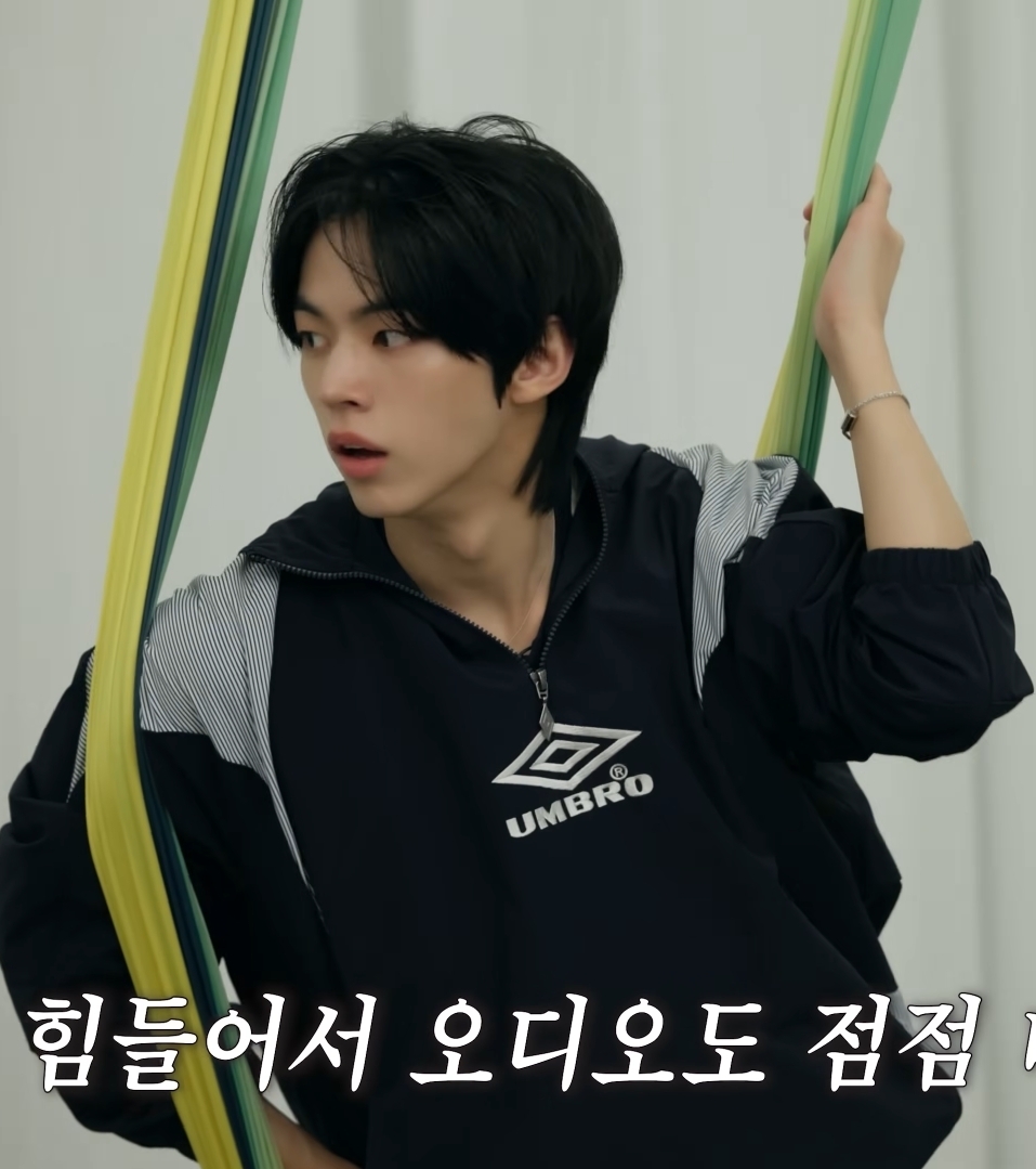 [잡담] 도훈이 어제 자컨 깜고 그 자체 🐈‍⬛ | 인스티즈