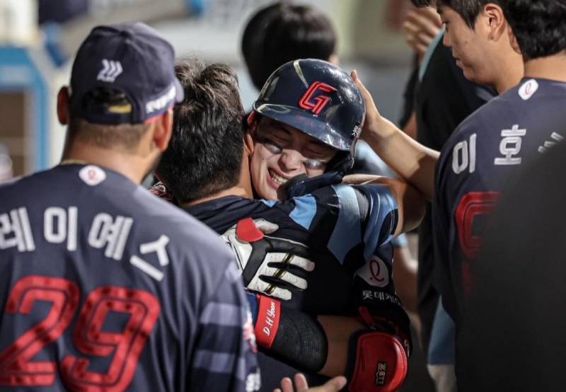 [잡담] 윤동이 아겜은 모르겠고 자이언츠 윤동이가 너무 보고싶다 | 인스티즈