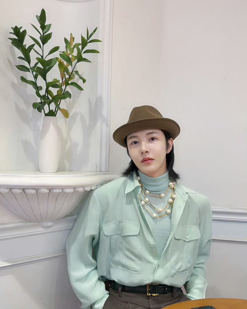[잡담] 와 나 런쥔 몇년만에 보는데 추구미가 달라지셨네 | 인스티즈