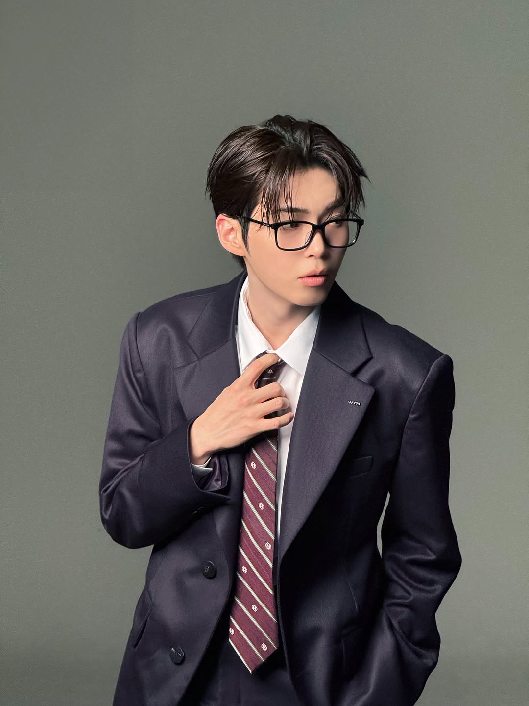 [잡담] 성한빈 이런착장도 좋은데? | 인스티즈