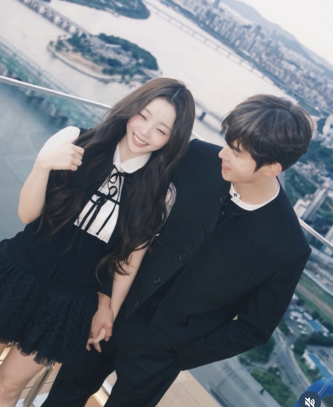 [잡담] 환연 민경이랑 승용 오늘 인스타 투샷 사진 | 인스티즈
