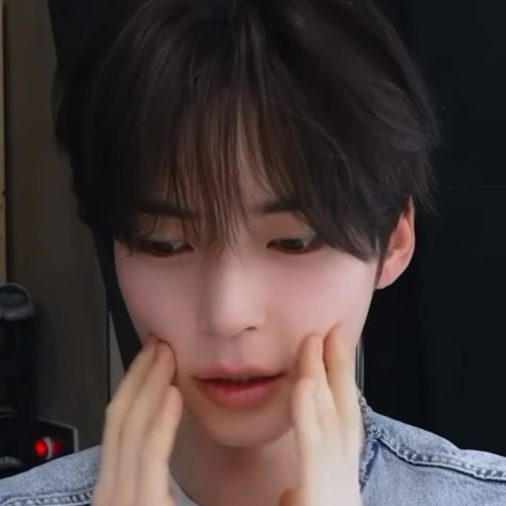 [잡담] 성한빈 이사진에서 그노래들림 | 인스티즈