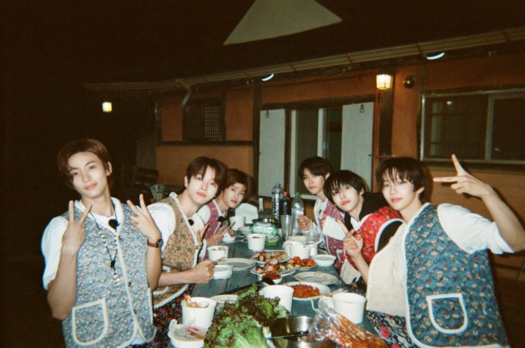 [잡담] 라이즈 단체사진 느낌 좋다 | 인스티즈
