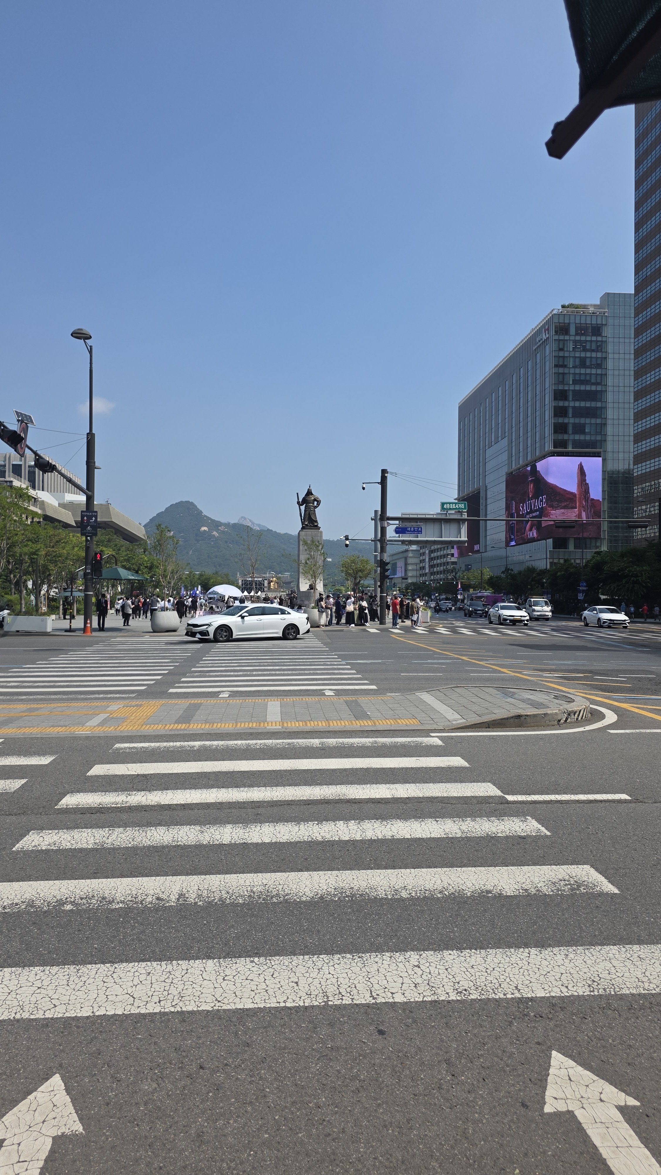 [잡담] 이 시간 광화문 출근러 | 인스티즈