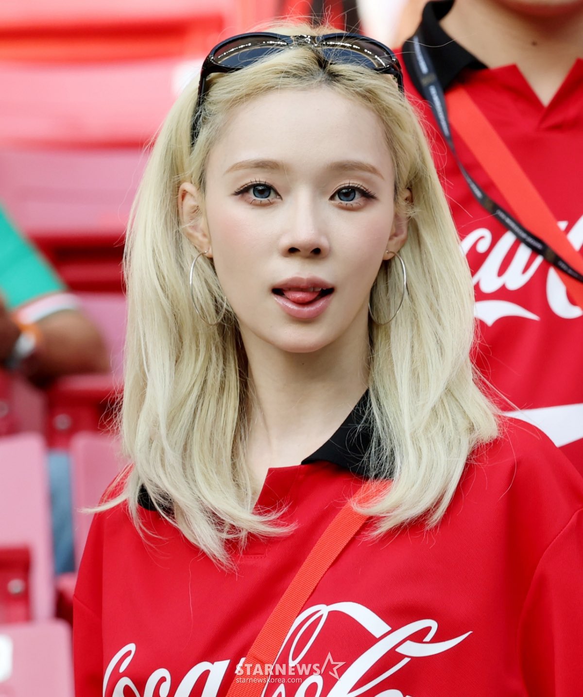 [잡담] 윈터 손잡이귀걸이도 꼈네ㅋㅋㅋ | 인스티즈