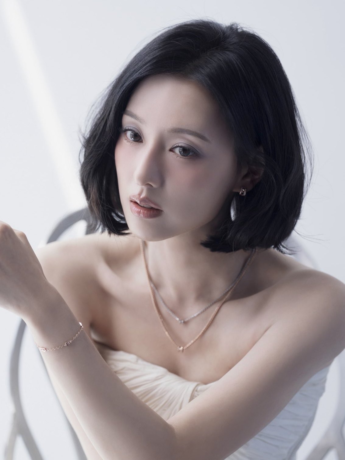 [잡담] 김지원 이쁜건 둘째치고 분위기가 대박이다 | 인스티즈