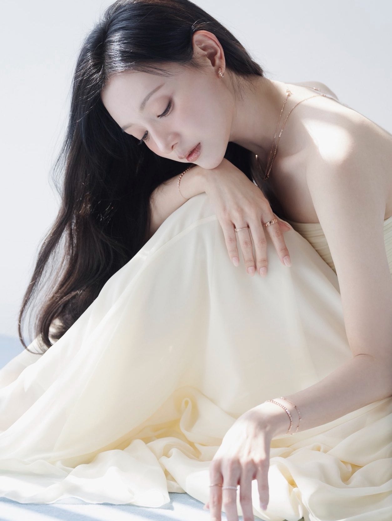 [잡담] 김지원 이쁜건 둘째치고 분위기가 대박이다 | 인스티즈