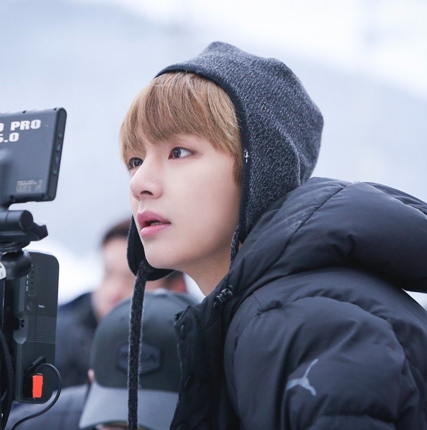 [잡담] 방탄 뷔 이 사이에 9년있어요 | 인스티즈