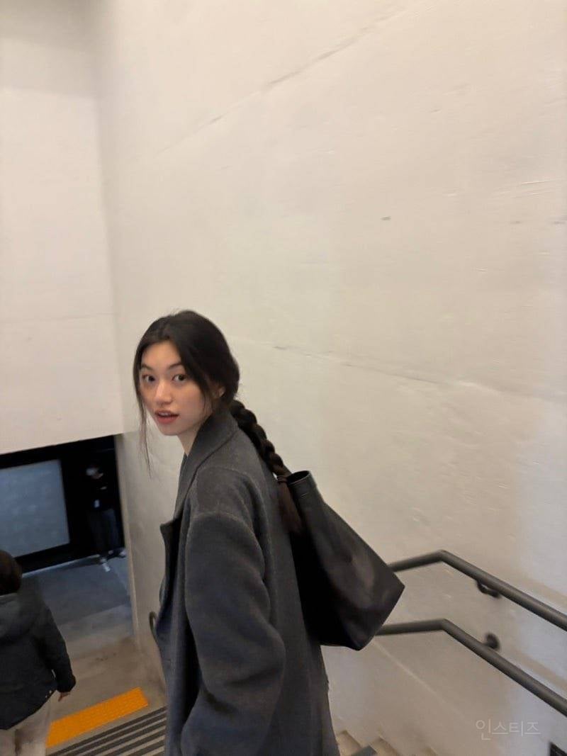 특유의 분위기가 미쳤다는 김도연 칸 영화제 브이로그...gif | 인스티즈