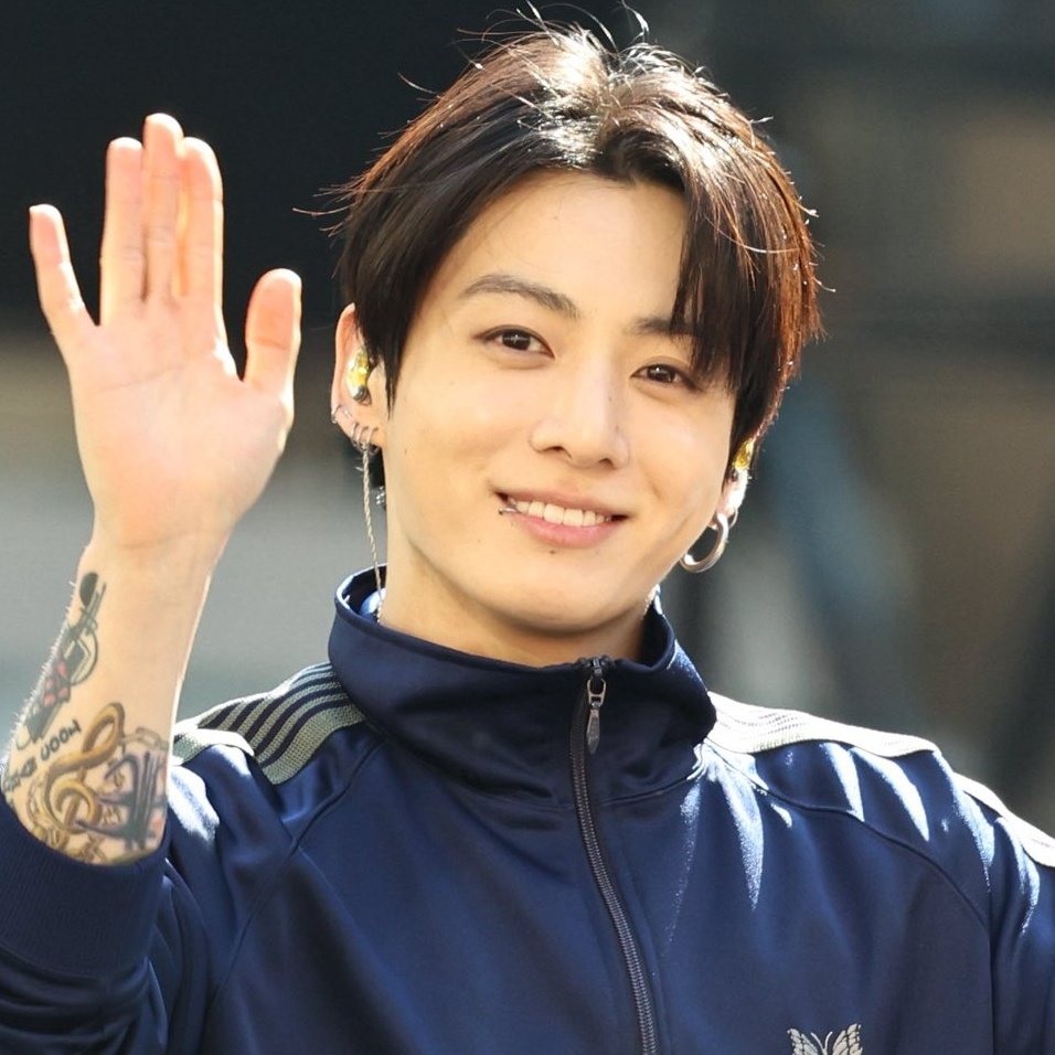 [잡담] 정국 팬들보고 웃는거봐 | 인스티즈
