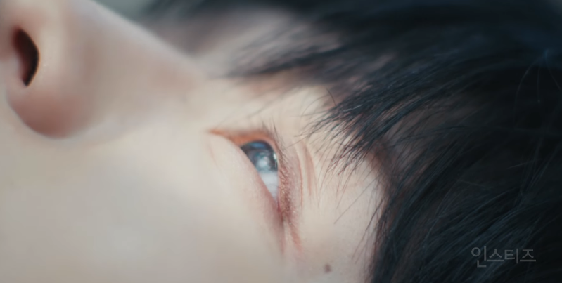 꼬집어서라도 울려보고 싶은 비주얼 | 인스티즈