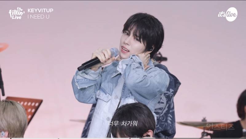 방탄소년단 노래 핸드마이크 생 라이브로 말아 준 남돌.jpg | 인스티즈