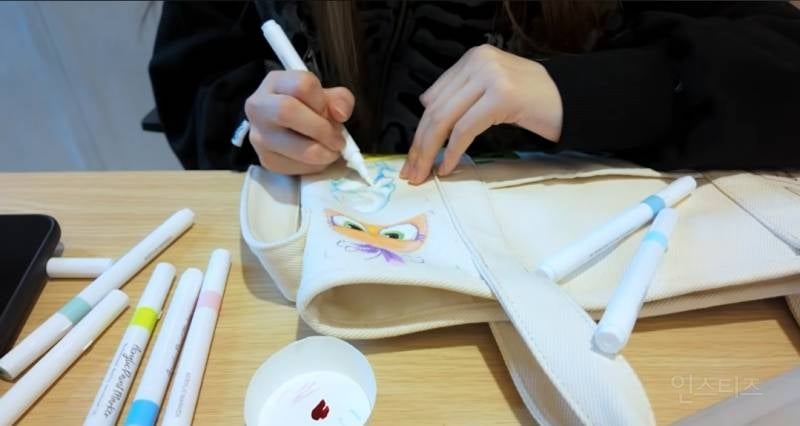 얼굴도 가졌는데 금손까지 가진듯한 여돌..jpg | 인스티즈