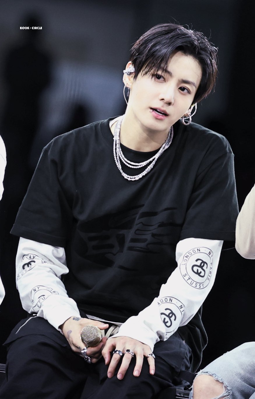 [잡담] 정국 쌍컵 두겹된게 더 취향인잌 | 인스티즈