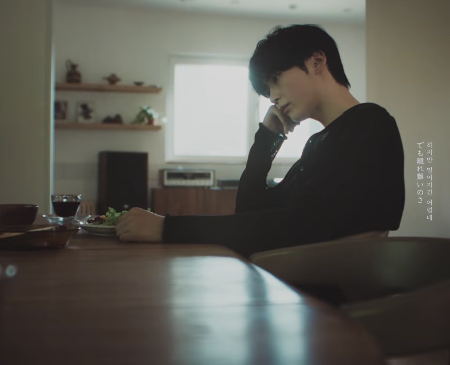 [잡담] 성한빈 방금 뜬 영상 캡쳐한거 미감보셈 | 인스티즈