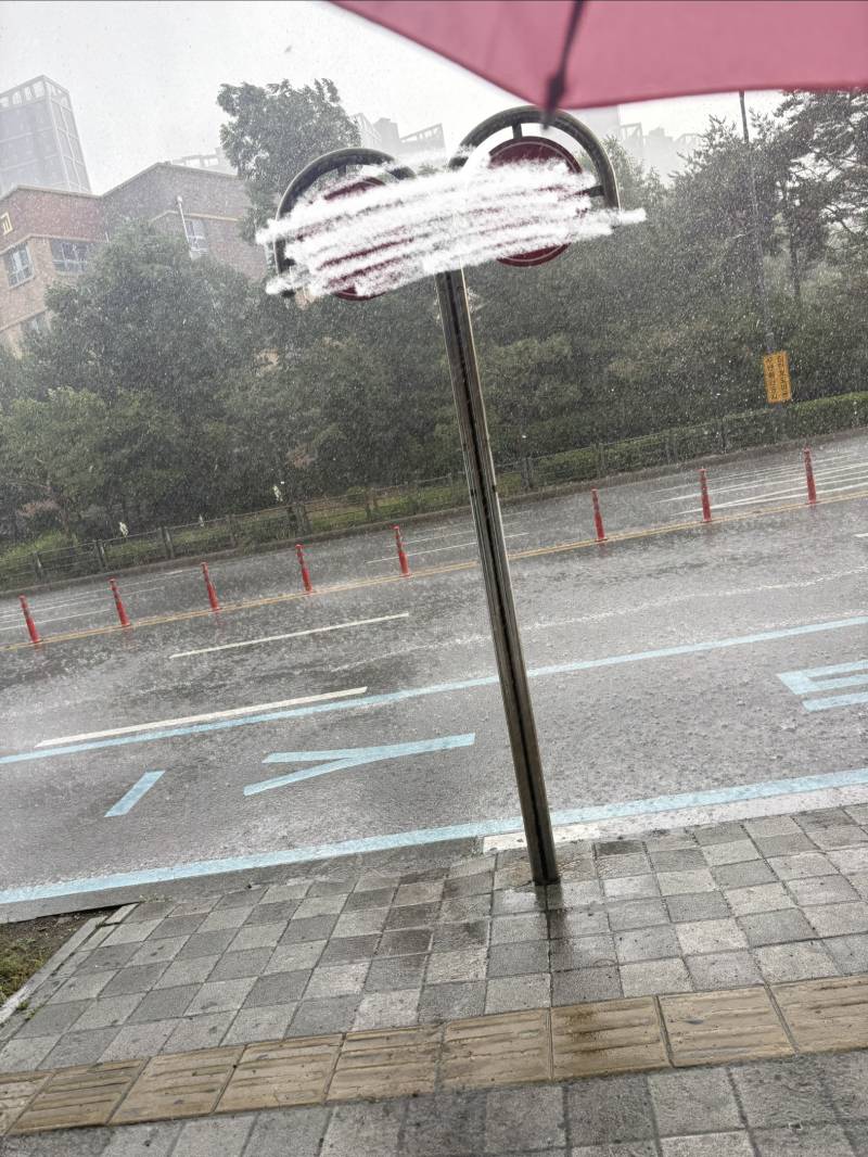 [잡담] 위팍 근처 사는 둥둥인데 여기 지금 비 미쳤어 | 인스티즈