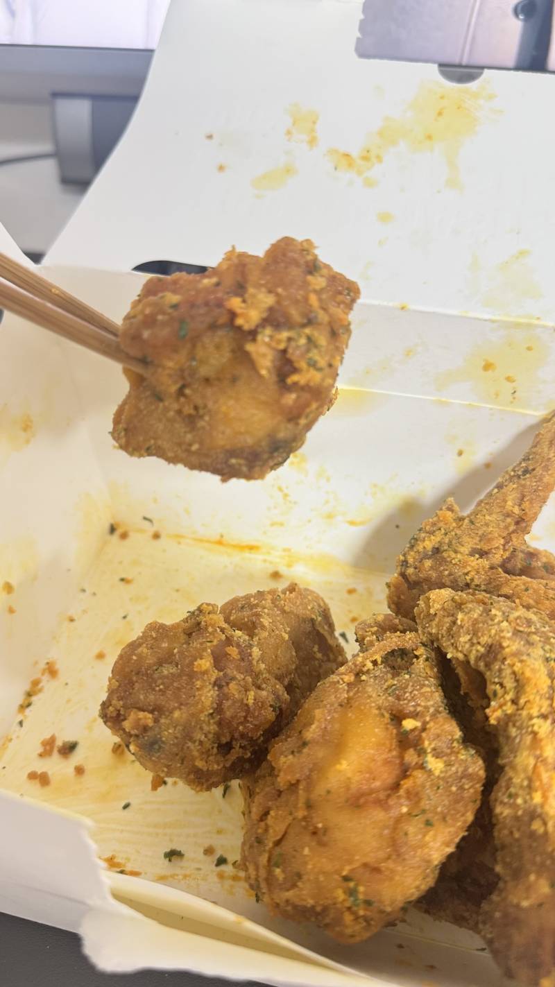 [잡담] 뿌링클 시켰는데 아래쪽엔 소스가 아예 안묻어있는데 클레임 가능할까? | 인스티즈