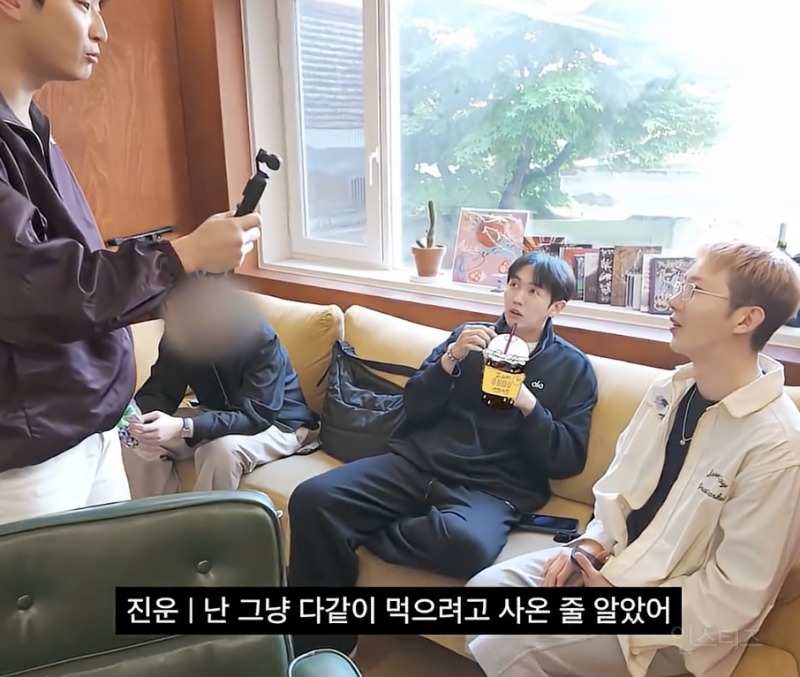 19년차에도 생일케이크로 싸우는 그룹ㅋㅋㅋㅋ.jpg | 인스티즈