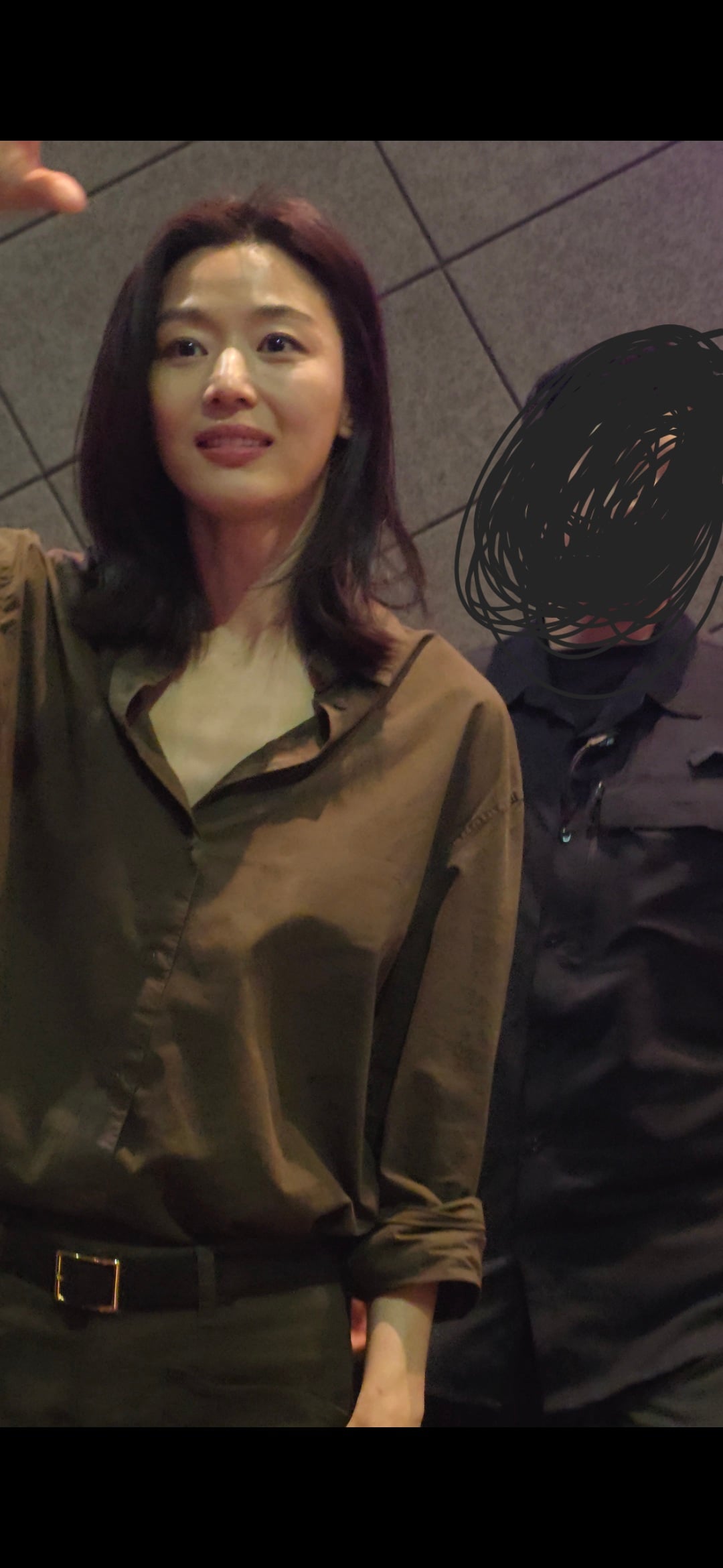 [잡담] 얘들아 나 손 떨림...방금 전지현 실물 코앞에서 봄... | 인스티즈