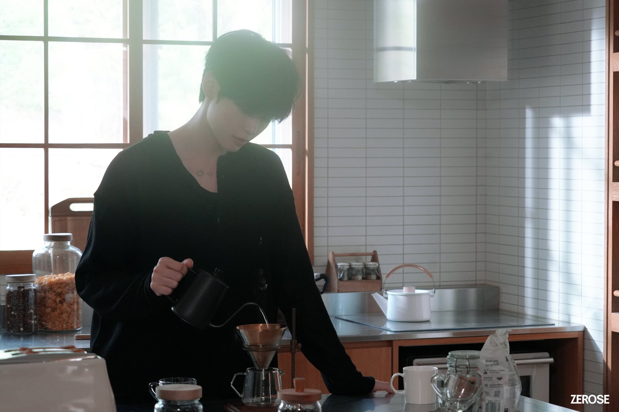 [잡담] 성한빈 프리텐더 비한인드 사진도 너무 좋은데 | 인스티즈