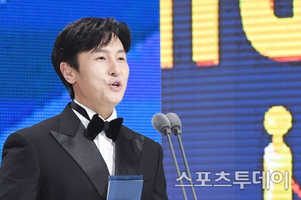 [정보/소식] 김동완 "내 실수에 주변까지 영향•••돌아보니 무책임했다" SNS 논란 성찰 | 인스티즈