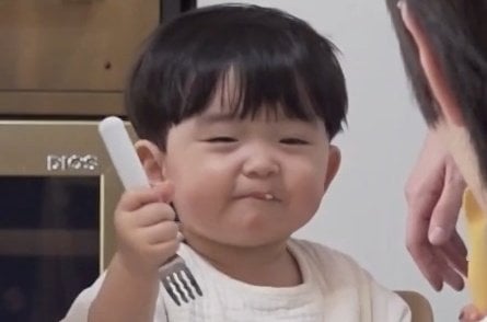 [잡담] 서러운 유준이랑 행복한 유준이 중에 못 고르겠어 | 인스티즈