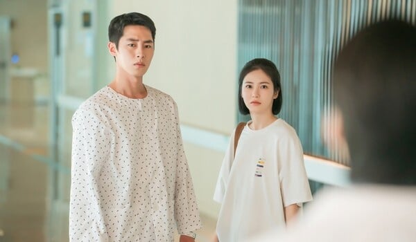 [정보/소식] 닥터섬보이) '닥터 섬보이' 이재욱-신예은, 소문 근원지 이원정과 삼자대면 | 인스티즈