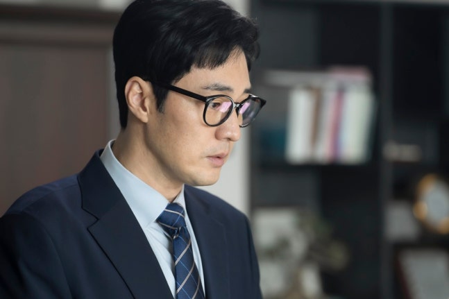 [정보/소식] 스김부장) '김부장' 소지섭, 딸 보는 앞에서 주상욱에게 무릎 꿇었다 | 인스티즈