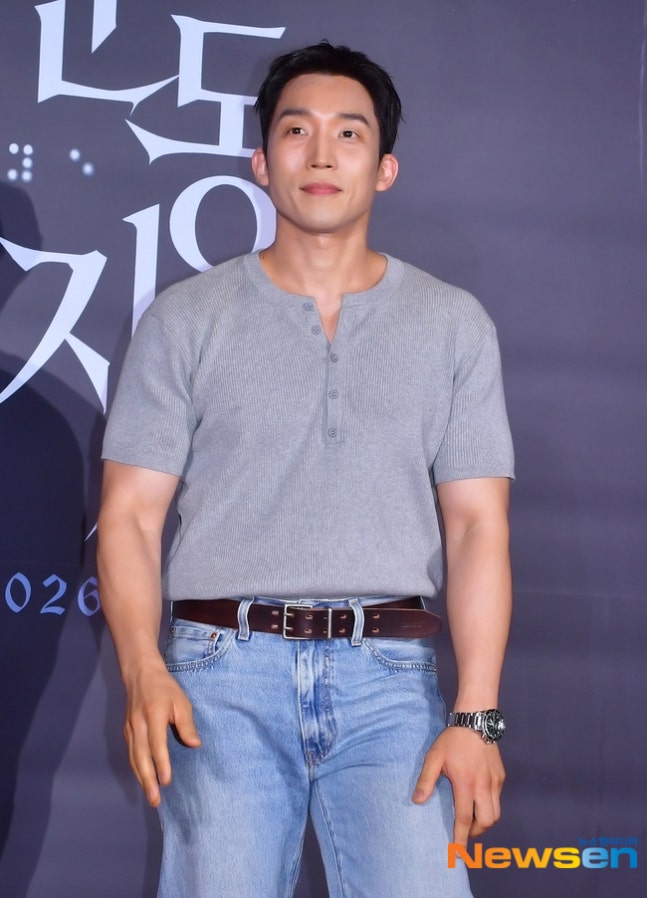 [잡담] 손보싫) 신민아 영화 눈동자 시사회에 한지현,이상이 갔다 | 인스티즈