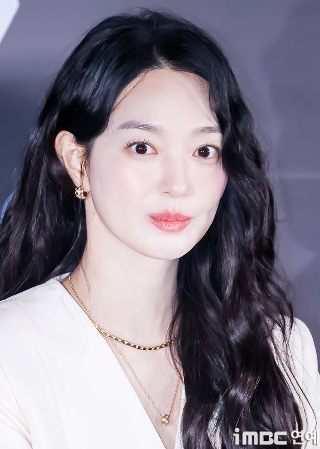 [잡담] 신민아) 오늘자 눈동자 기자간담회 참석한 신민아 기사사진 | 인스티즈