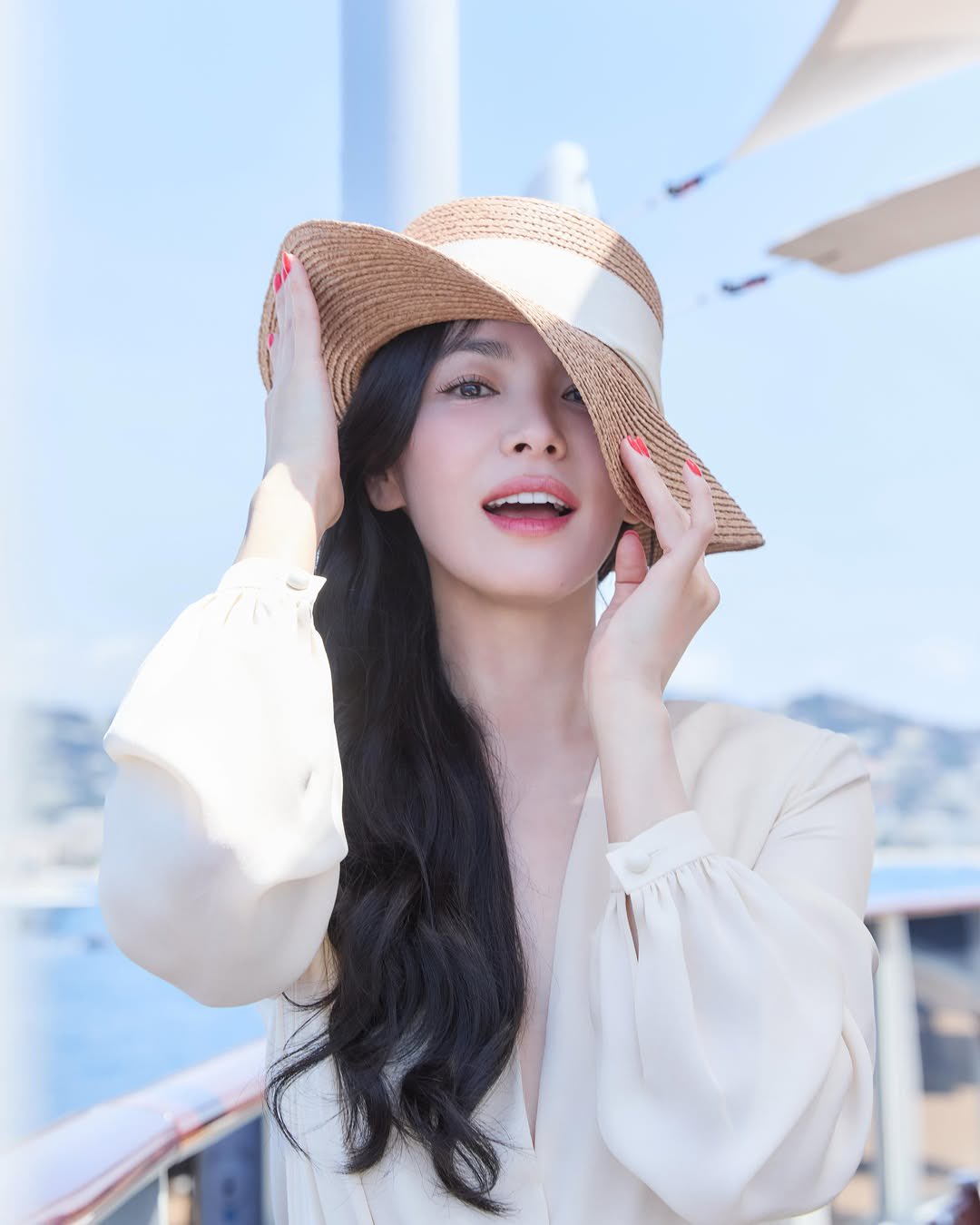 [잡담] 송혜교) 260615 송혜교 인스타 💋 🐝 | 인스티즈
