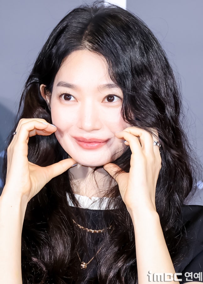 [잡담] 신민아) 오늘자 눈동자 기자간담회 참석한 신민아 기사사진 | 인스티즈