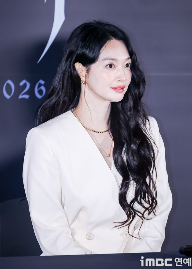 [잡담] 신민아) 오늘자 눈동자 기자간담회 참석한 신민아 기사사진 | 인스티즈