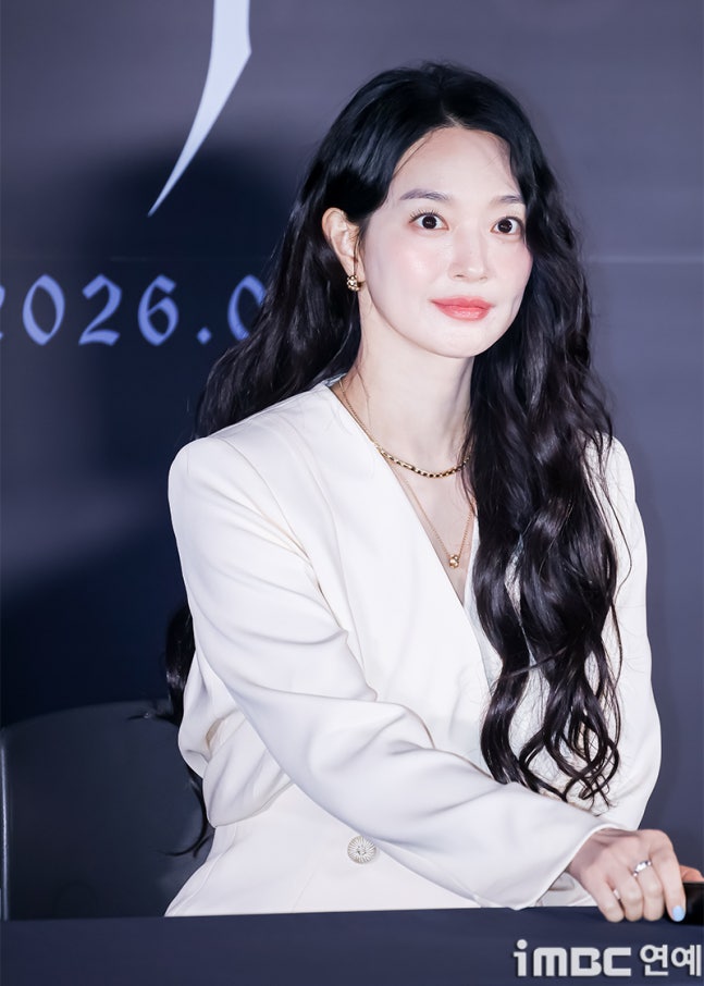 [잡담] 신민아) 오늘자 눈동자 기자간담회 참석한 신민아 기사사진 | 인스티즈
