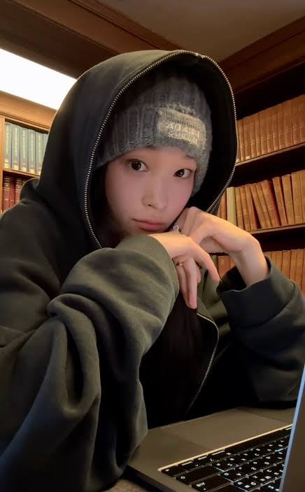 [잡담] 올데프 애니 이거 후드집업 어디건지 아는사람.. ㅈㅂ | 인스티즈