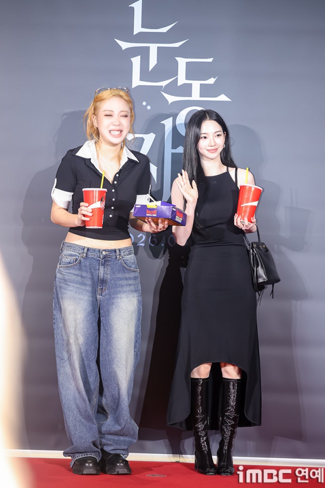 [잡담] 오늘자 카리나&이영지 투샷 기사사진 | 인스티즈