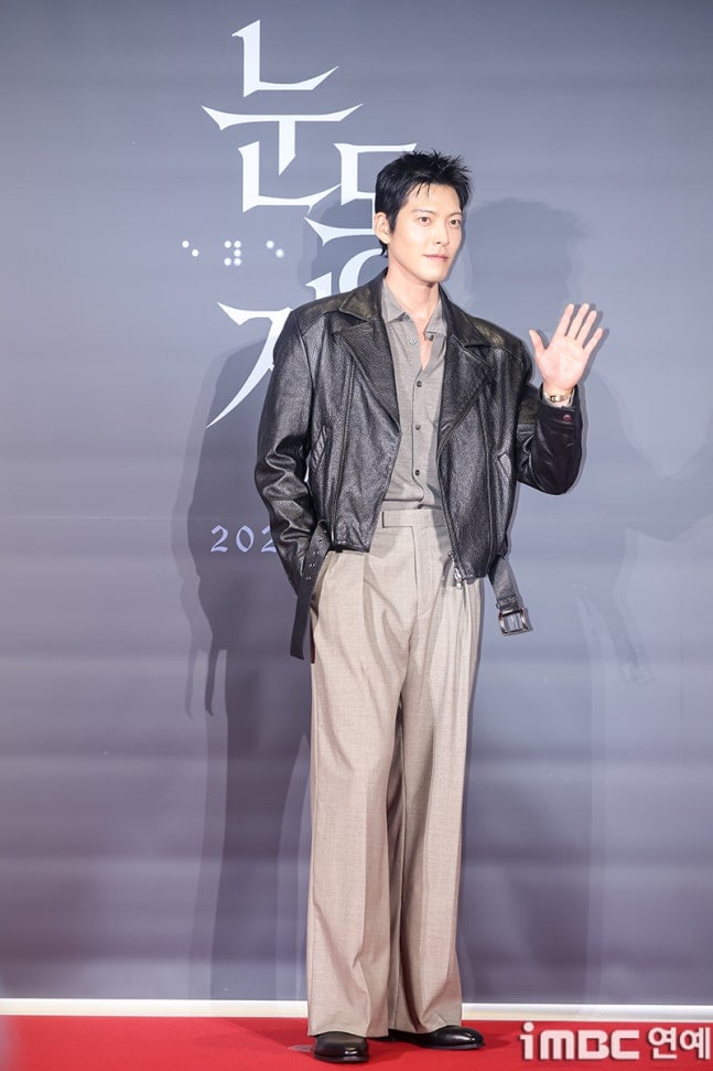 [잡담] 김우빈) 오늘 눈동자 시사회 참석한 김우빈 기자사진 | 인스티즈